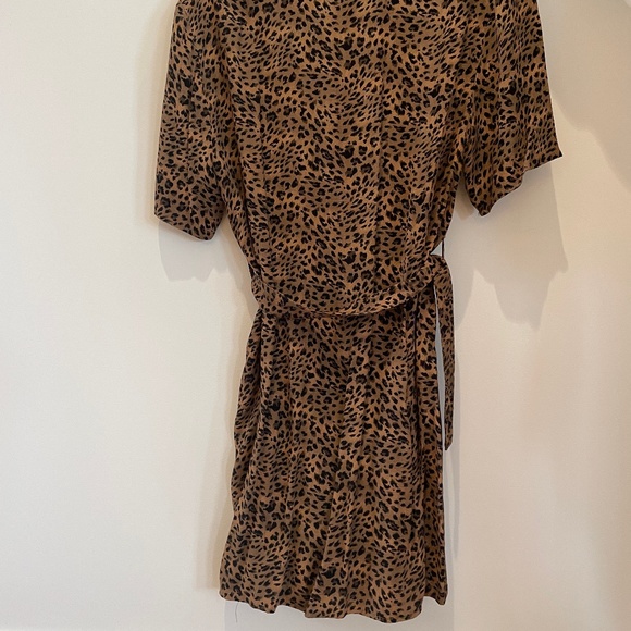 Button up belted dress - Picture 2 of 3